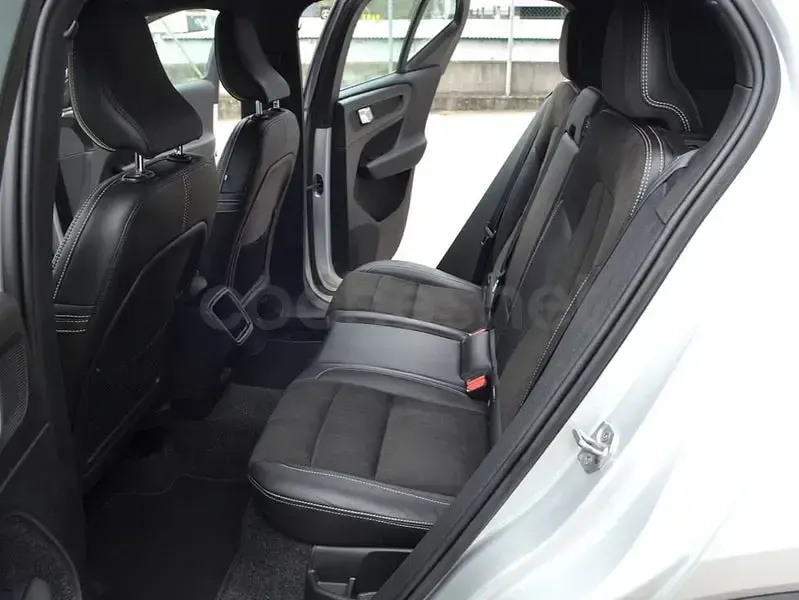 Usado Volvo XC40 R-Design 197 CV (144 kW) 2021 Beige SUV