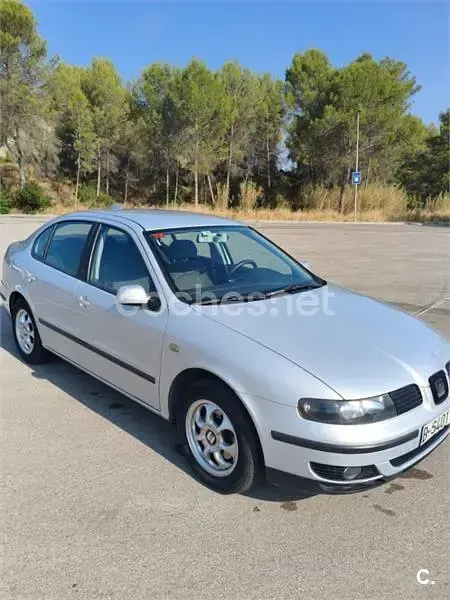 Usado Seat Toledo 110 CV (80 kW) 1999 Gris / plata Berlina