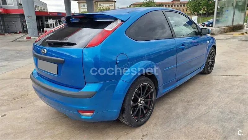 Usado Ford Focus Trend 115 CV (84 kW) 2006 Azul Berlina