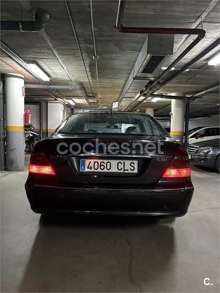 Usado Mercedes E270 Avantgarde 170 CV (125 kW) 2002 Verde Berlina