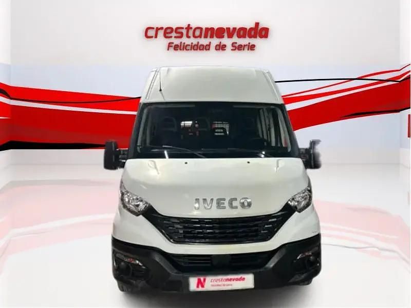 Usado Iveco Daily 136 CV (100 kW) 2021 Blanco Berlina