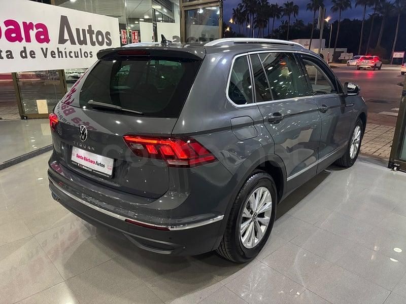 Usado VW Tiguan Life 150 CV (110 kW) 2024 Gris SUV