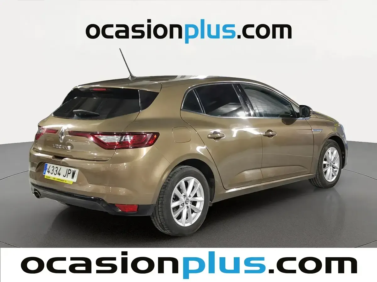 Usado Renault Mégane IV Zen 132 CV (97 kW) 2016 Marrón Berlina