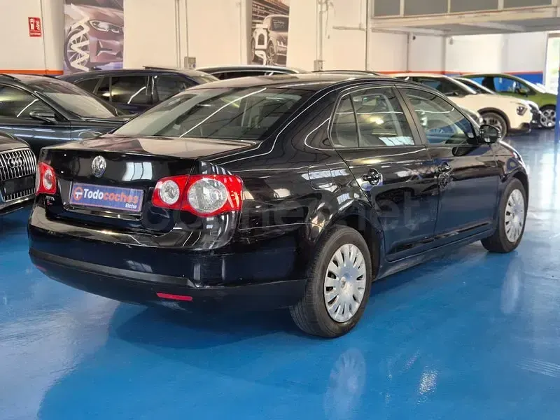 Usado VW Jetta Edition 102 CV (75 kW) 2008 Negro Berlina