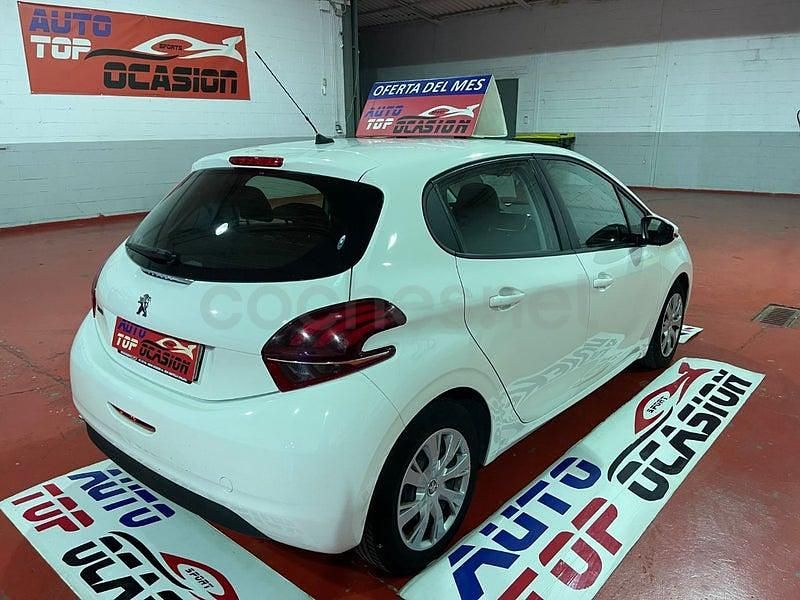 Usado Peugeot 208 Active 100 CV (73 kW) 2019 Blanco Utilitario
