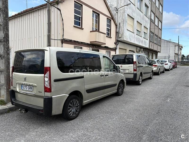 Usado Peugeot Partner Tepee Outdoor 90 CV (66 kW) 2009 Amarillo Monovolumen