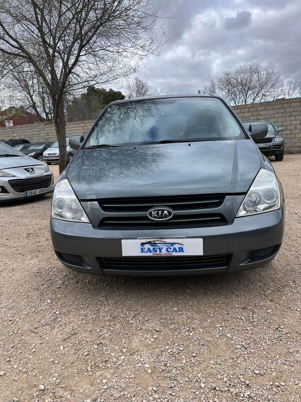 Gris Usado 2008 Kia Carnival EX Monovolumen | 4500 € (Precio justo) - Imagen 1/3