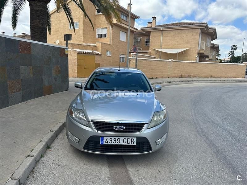 Usado Ford Mondeo Titanium 140 CV (102 kW) 2008 Blanco Berlina