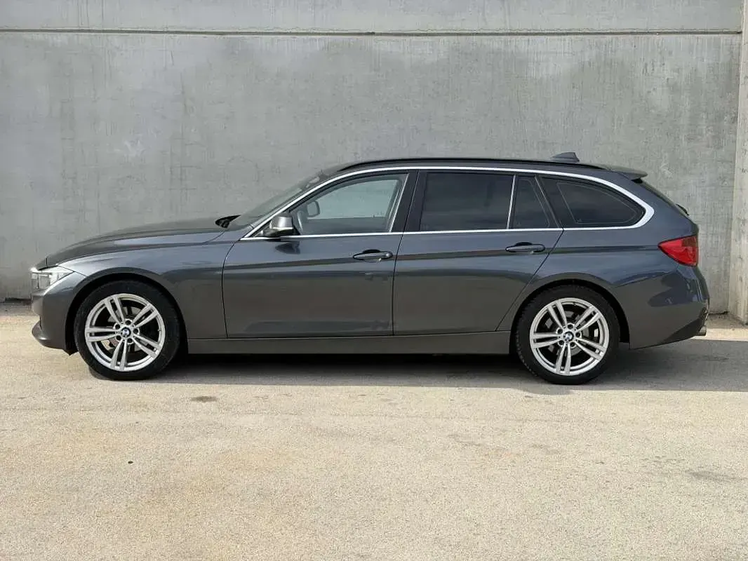 Usado BMW 318 Sport Line 150 CV (110 kW) 2015 Gris Familiar