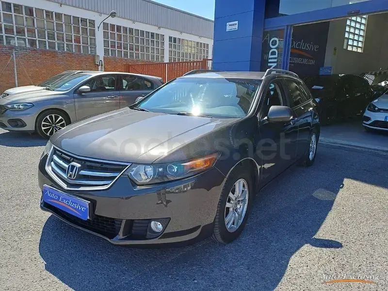 Usado Honda Accord Elegance 156 CV (114 kW) 2011 Gris / plata Familiar