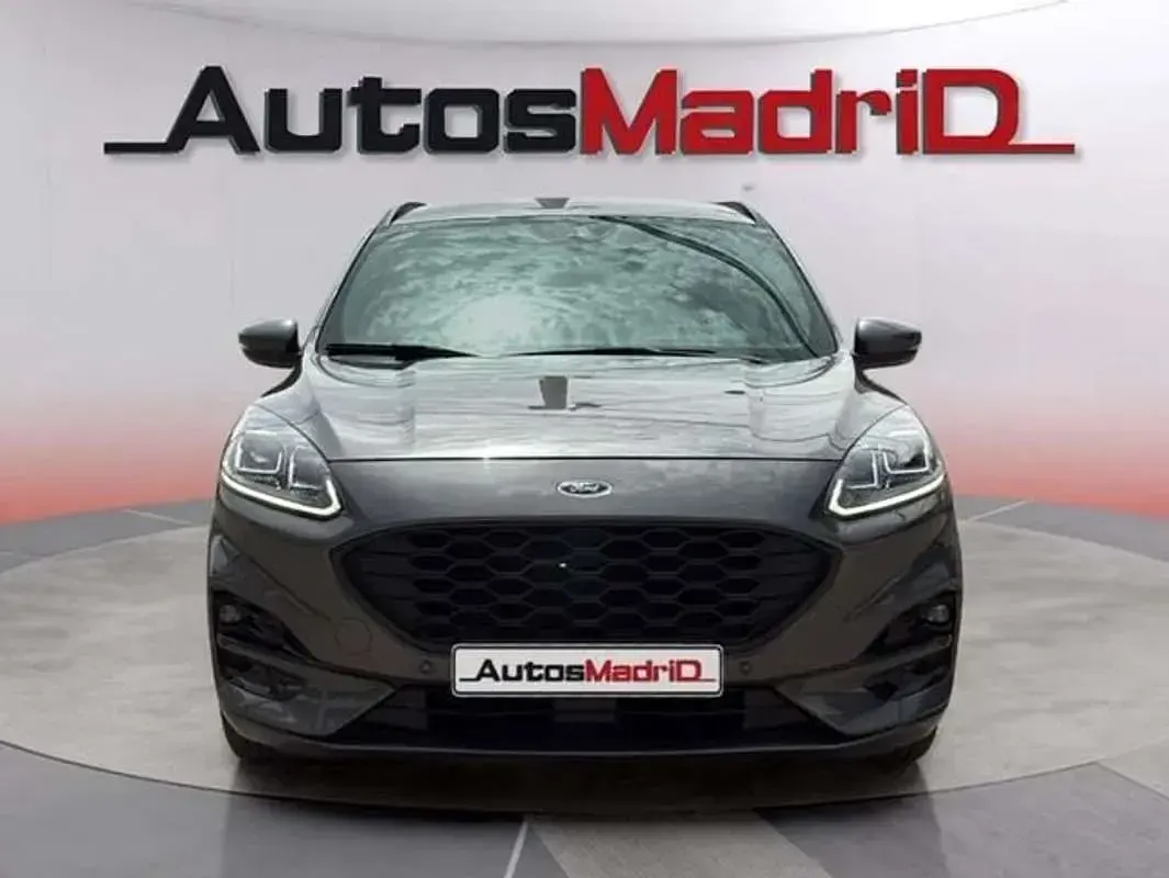 Usado Ford Kuga Titanium 120 CV (88 kW) 2023 Gris SUV