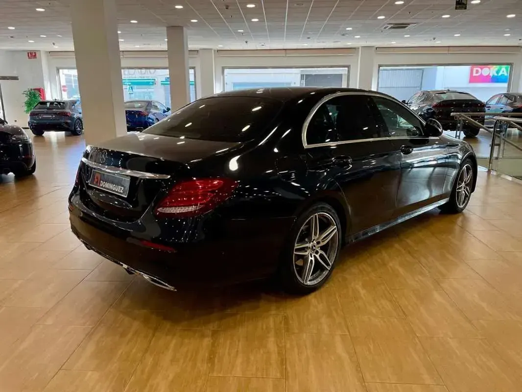 Usado Mercedes E220 194 CV (142 kW) 2019 Negro Berlina