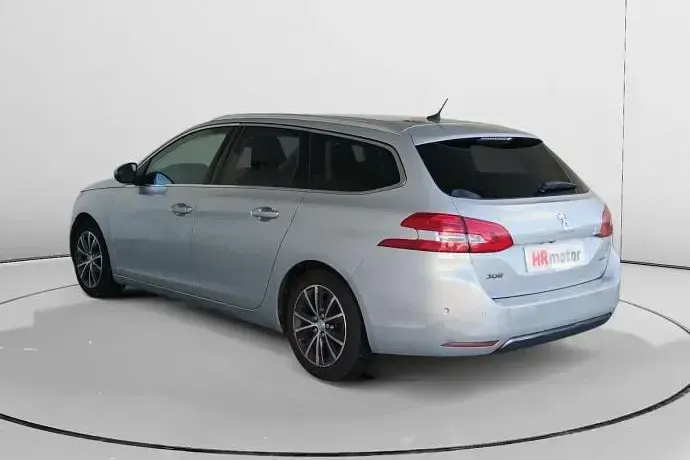 Usado Peugeot 308 Allure 132 CV (97 kW) 2017 Gris Utilitario