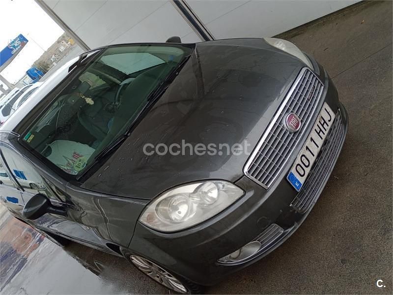 Gris / plata Usado 2011 Fiat Linea Dynamic Berlina | 2800 € (Un poco caro) - Imagen 1/4