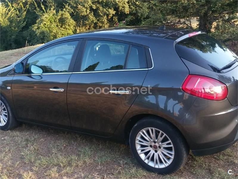 Usado Fiat Bravo Emotion 120 CV (88 kW) 2008 Gris / plata Utilitario