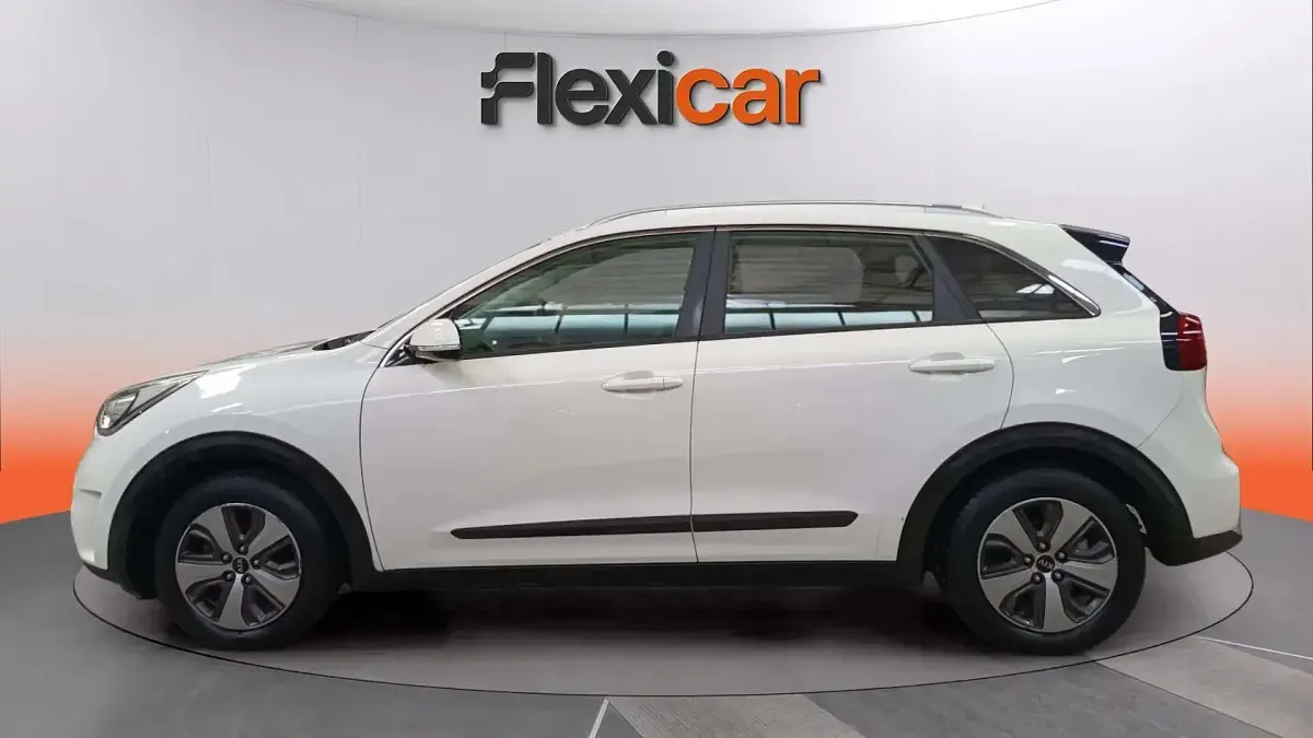 Begagnad Kia Niro 141 HK (103 kW) 2017 Vit SUV