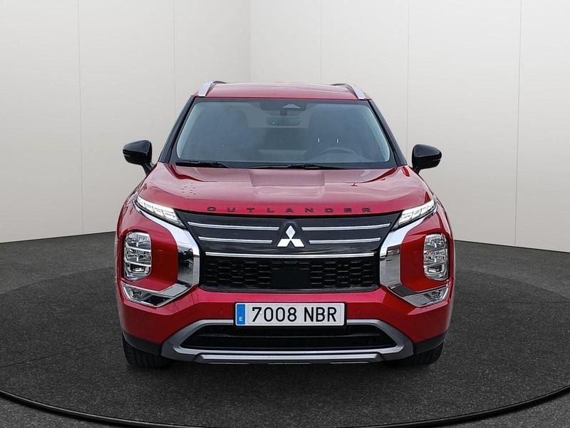 Usado Mitsubishi Outlander P-HEV 306 CV (225 kW) 2025 Rojo SUV