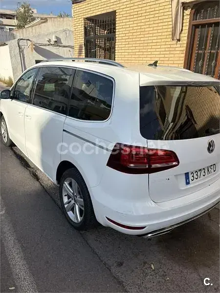 Usado VW Sharan Advance 150 CV (110 kW) 2017 Blanco Monovolumen