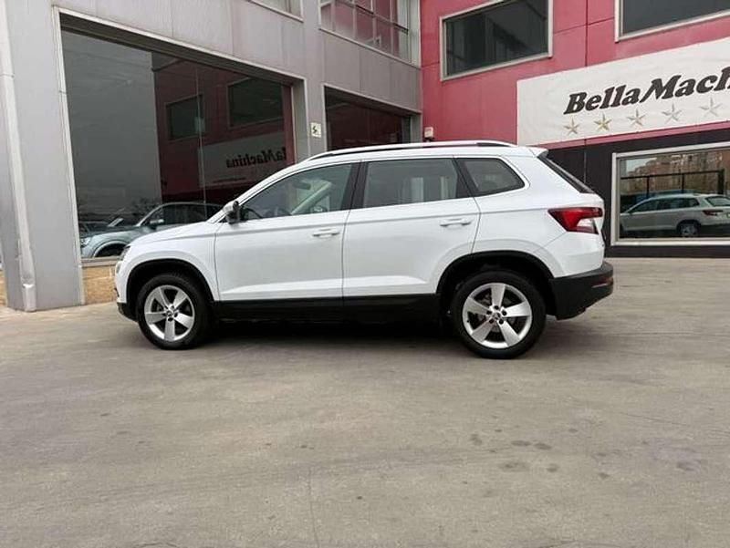 Usado Skoda Karoq Ambition 150 CV (110 kW) 2022 Blanco SUV