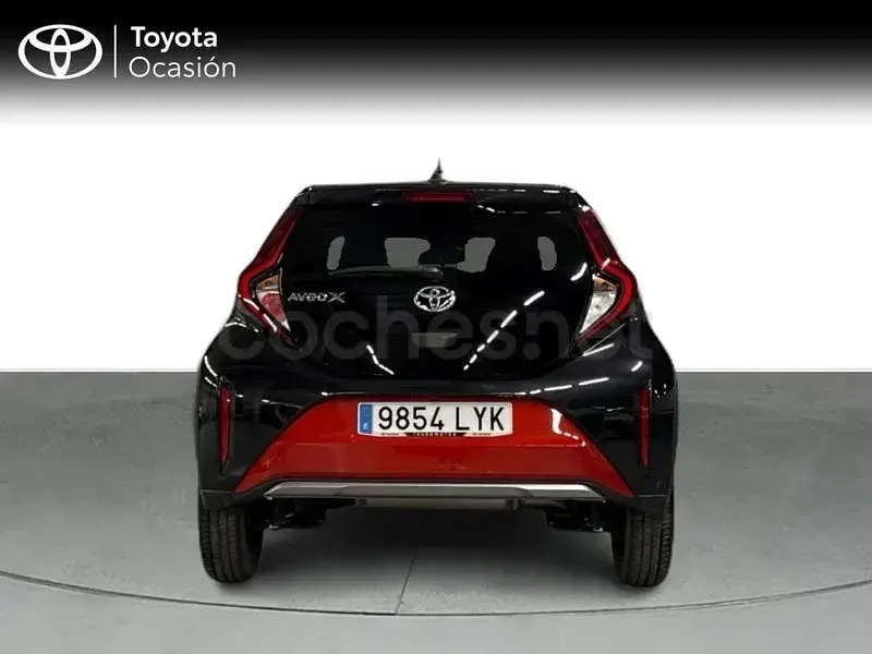 Usado Toyota Aygo X Edition 72 CV (52 kW) 2022 Rojo SUV