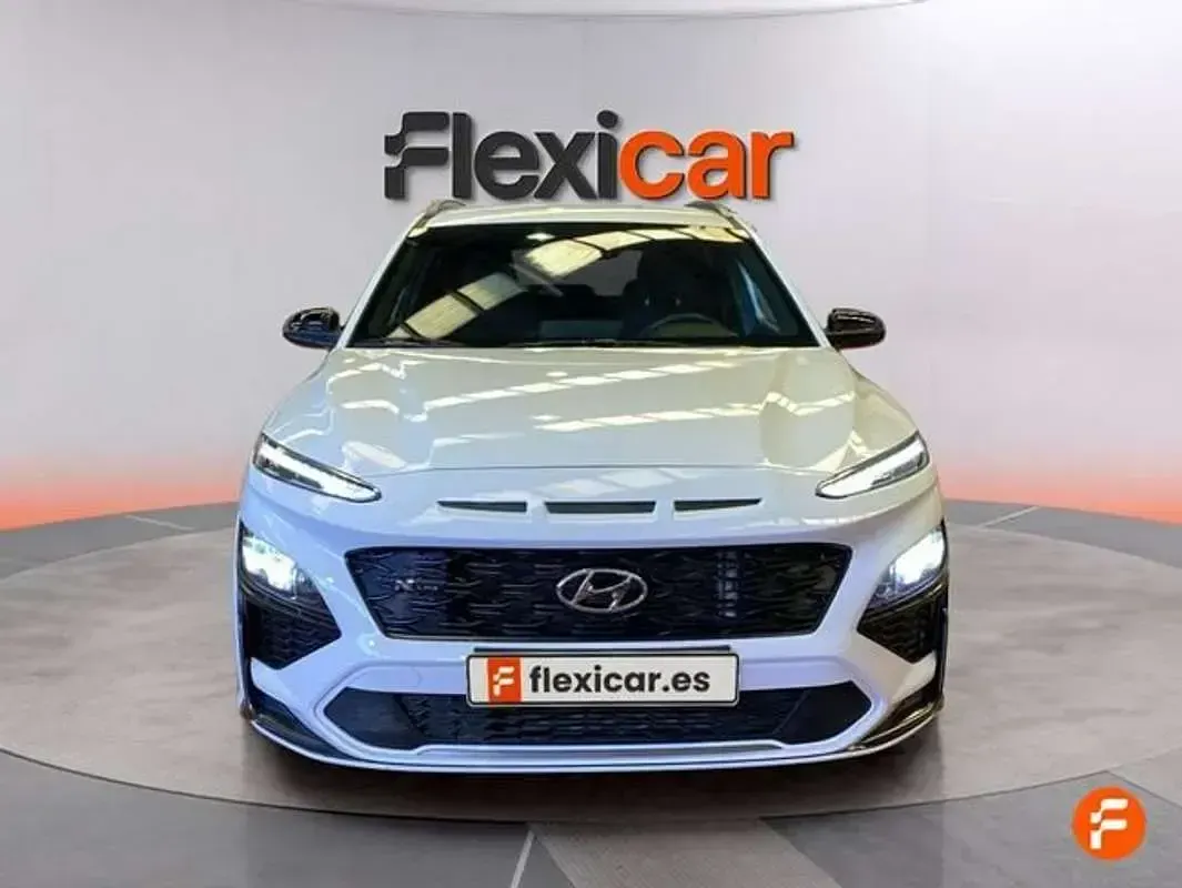 Usado Hyundai Kona N Line 120 CV (88 kW) 2023 Blanco SUV