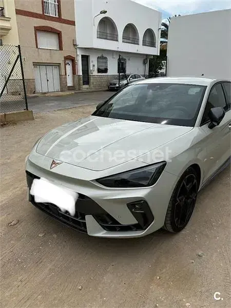 Usado Cupra Leon 150 CV (110 kW) 2024 Blanco Berlina