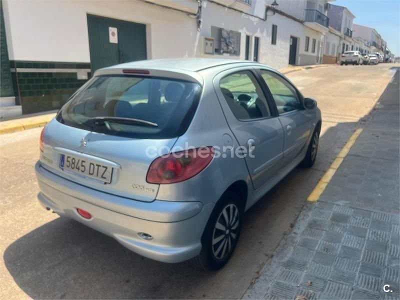 Gris / plata Usado 2005 Peugeot 206 Berlina | 3500 € (Precio justo) - Imagen 1/4