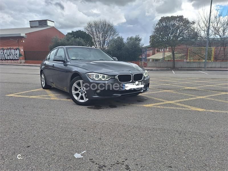 Usado BMW 318 143 CV (105 kW) 2014 Gris / plata Berlina