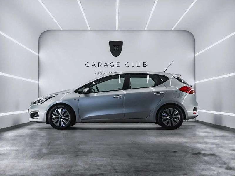 Usado Kia Ceed 100 CV (73 kW) 2016 Gris / plata Utilitario