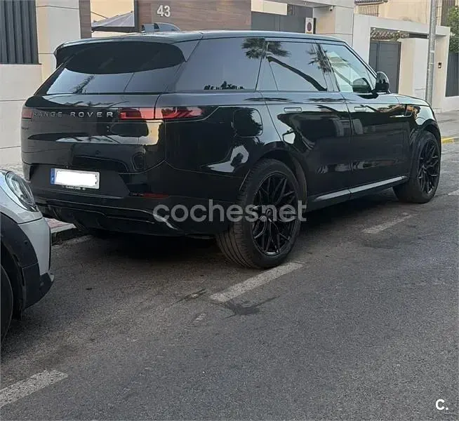 Usado Land Rover Range Rover Sport HSE Dynamic 300 CV (220 kW) 2024 Negro SUV