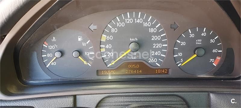 Usado Mercedes E320 Elegance 220 CV (161 kW) 1995 Gris / plata Berlina