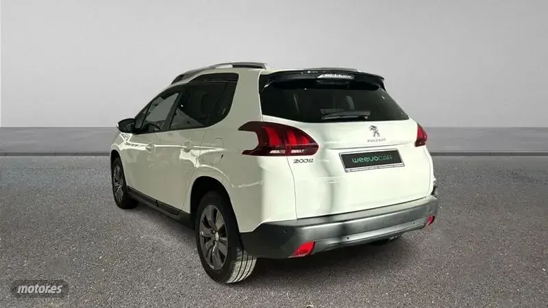 Usado Peugeot 2008 Signature Sky 82 CV (60 kW) 2019 Blanco SUV