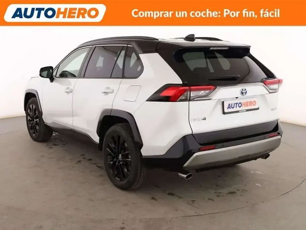 Usado Toyota RAV4 Hybrid Style 218 CV (160 kW) 2024 Blanco SUV