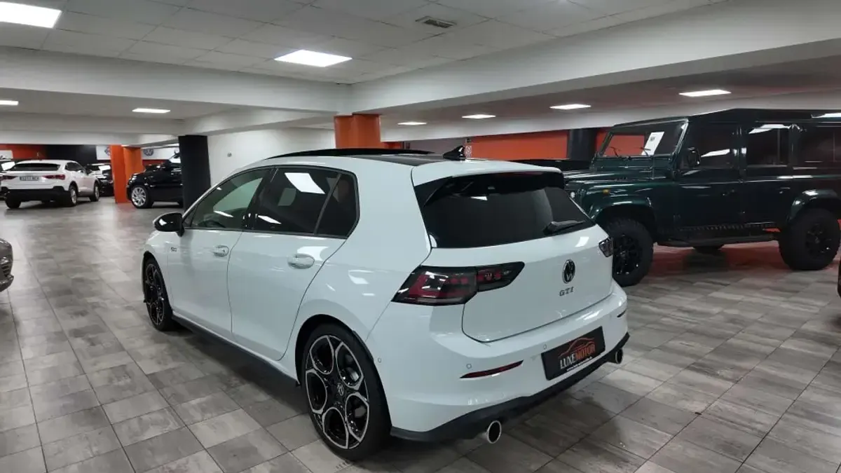 Usado VW Golf VIII GTI 265 CV (194 kW) 2024 Blanco Utilitario