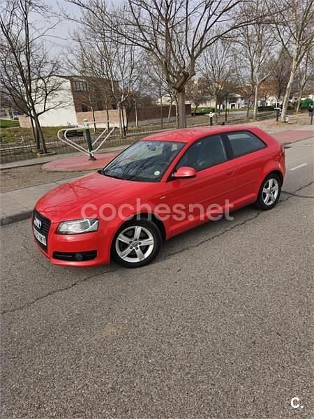 Usado Audi A3 Attraction 170 CV (125 kW) 2011 Rojo Utilitario