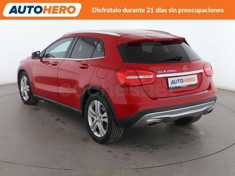 Usado Mercedes GLA200 Urban 136 CV (100 kW) 2017 Rojo SUV