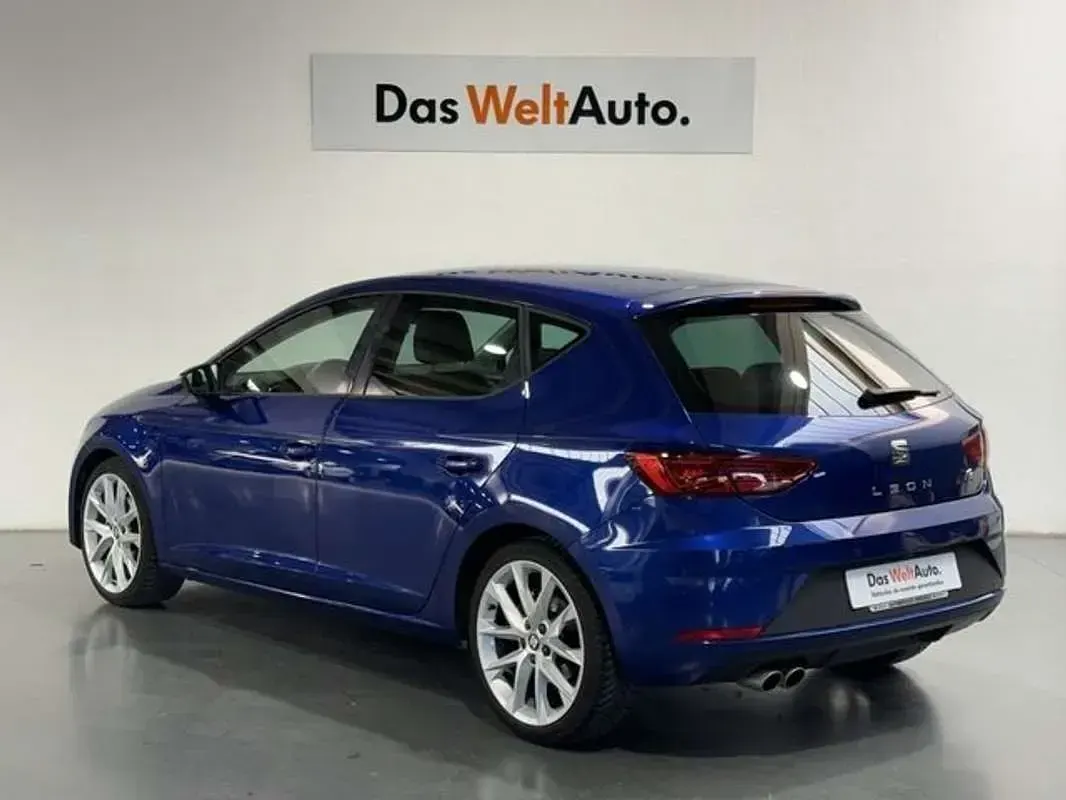 Usado Seat Leon FR 129 CV (94 kW) 2019 Azul Utilitario