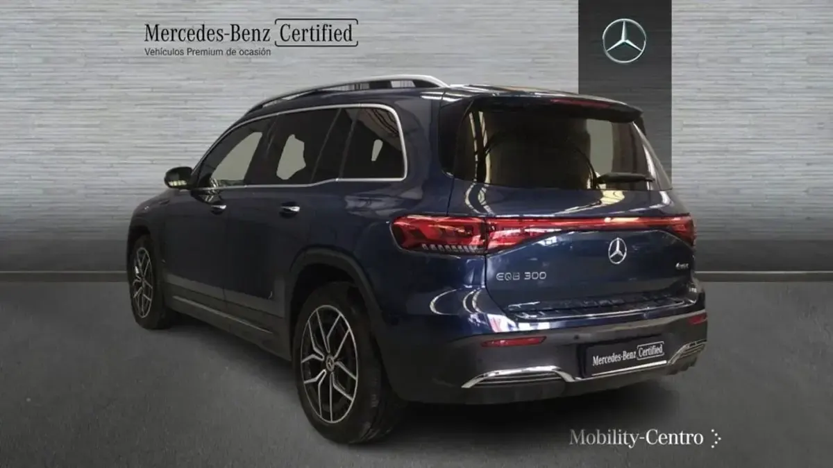 Usado Mercedes EQB300 AMG line 167 kW (228 CV) 2022 Denim blue  metallic paint SUV