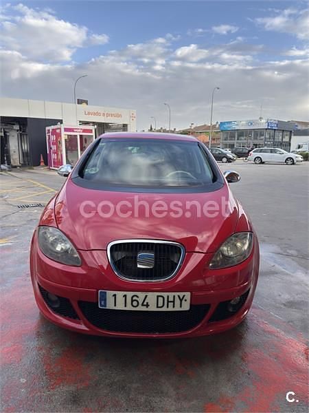 Usado Seat Altea Reference 102 CV (75 kW) 2005 Rojo Monovolumen