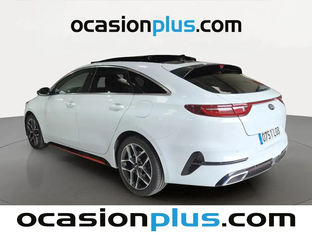 Usado Kia ProCeed GT-Line 140 CV (102 kW) 2020 Blanco Familiar