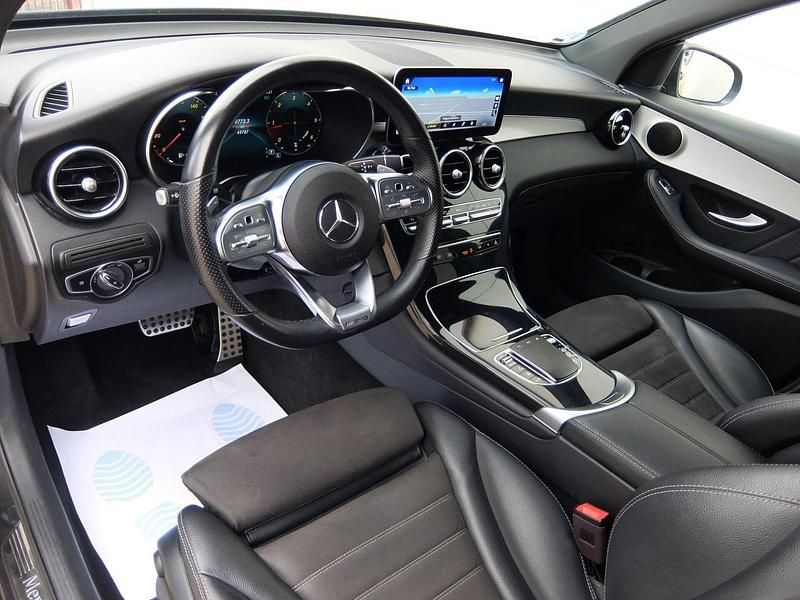 Usado Mercedes GLC220 194 CV (142 kW) 2021 Gris / plata Coupe