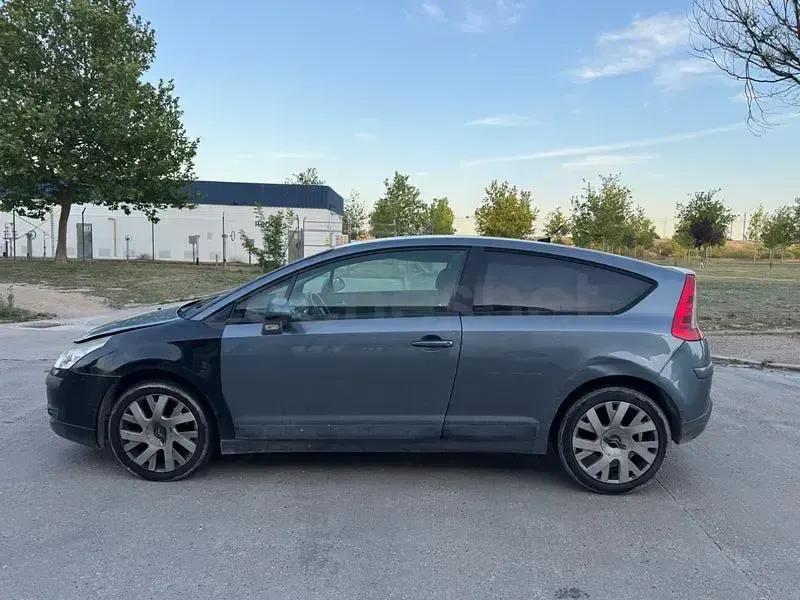 Usado Citroën C4 VTR Sport 138 CV (101 kW) 2007 Negro Berlina