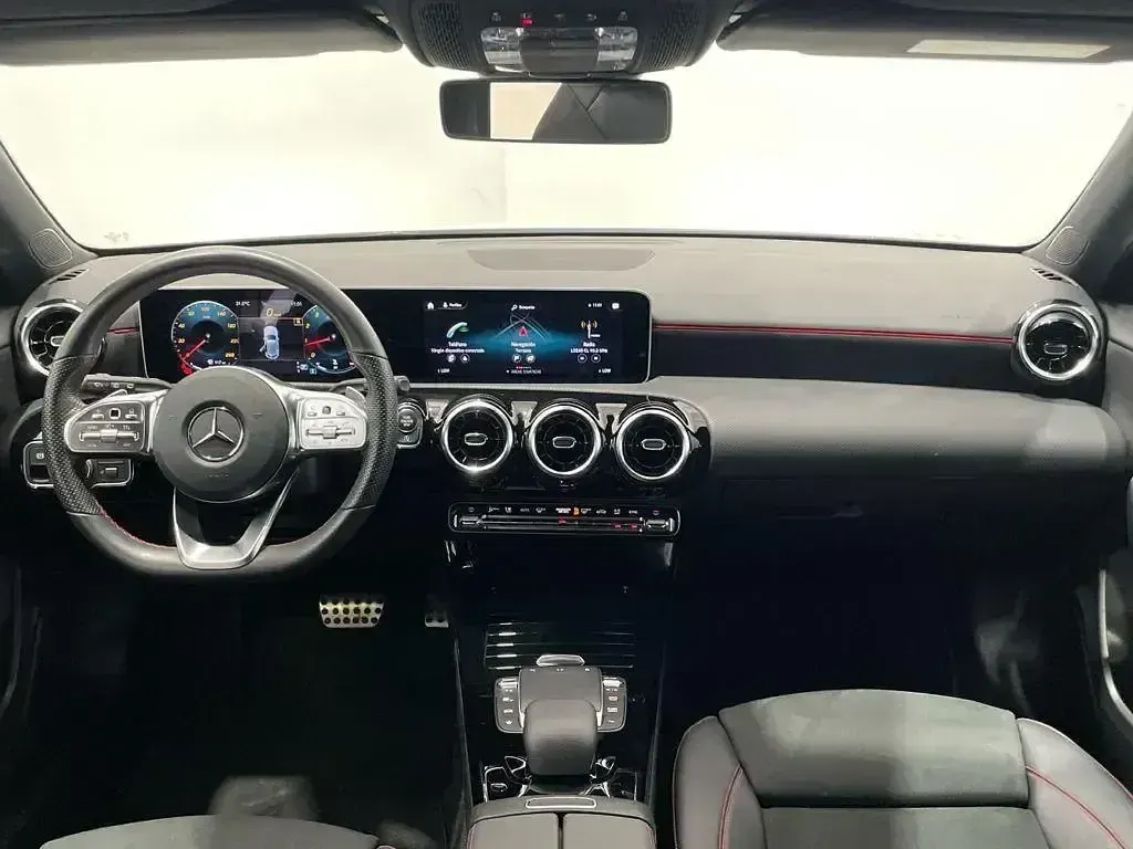Usado Mercedes A200 163 CV (119 kW) 2021 Blanco Utilitario