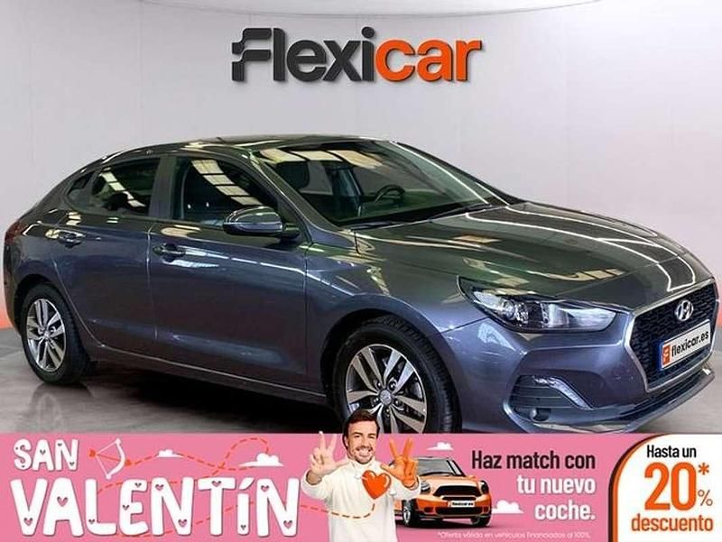 Gris Usado 2019 Hyundai i30 Berlina | 12.990 € (Buen precio) - Imagen 1/4