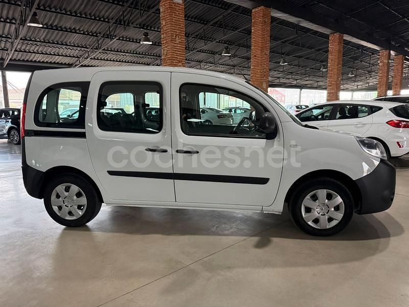 Usado Renault Kangoo Edition One 95 CV (69 kW) 2021 Blanco Monovolumen