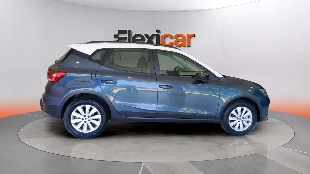 Usado Seat Arona Style 115 CV (84 kW) 2024 Gris SUV