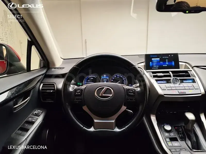 Usado Lexus NX300h Business Edition 197 CV (144 kW) 2017 Rojo SUV