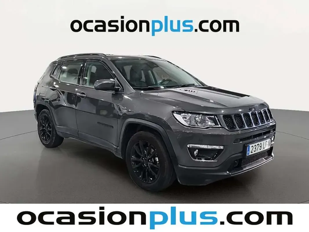 Usado Jeep Compass Night Eagle 131 CV (96 kW) 2021 Gris SUV