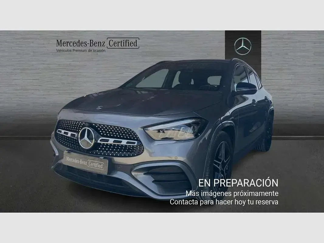 Usado Mercedes GLA200 150 CV (110 kW) 2025 Gris SUV