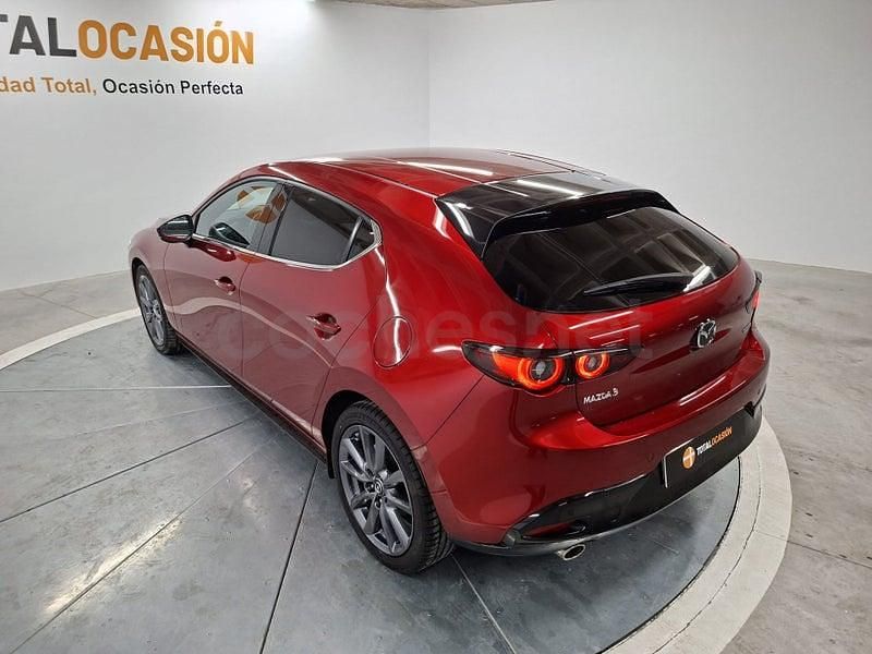 Usado Mazda 3 Exclusive-Line 122 CV (89 kW) 2024 Rojo Berlina